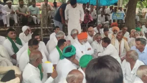 Hisar Jeevan Murder Case: नौ दिन बाद भी मुख्य आरोपी फरार, परिजनों के समर्थन में पहुंचे राकेश टिकैत