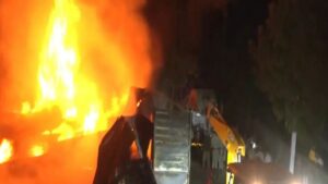Jaipur News: जयपुर में वाहन बॉडी रिपेयर गोदाम में भीषण आग, बोलेरो-टेम्पो जलकर खाक, शॉर्ट सर्किट की आशंका
