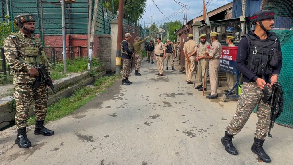 Jammu Kashmir: जम्मू कश्मीर से अनुच्छेद 370 हटाए जाने के सात साल पूरे होने पर श्रीनगर में कड़ी सुरक्षा