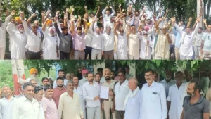 Kaithal News: ढांड के सीवरेज पानी पर चंदलाना में भारी बवाल, ग्रामीणों ने दी उग्र आंदोलन की चेतावनी, डीसी को भेजा ज्ञापन
