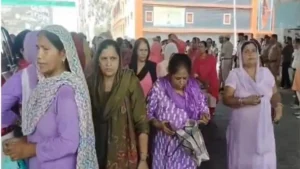 Karnal Protest Today: करनाल में आंगनवाड़ी कार्यकर्ताओं और पुलिस के बीच तीखी झड़प, केंद्रीय मंत्री मनोहर लाल को ज्ञापन देने से रोका