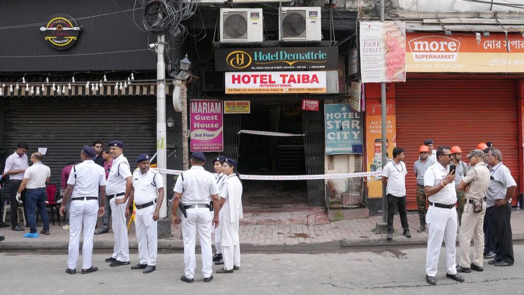 Kolkata Hotel Fire: मिर्जा गालिब स्ट्रीट होटल अग्निकांड में बड़ा एक्शन, पट्टाधारक गिरफ्तार, दो हिरासत में