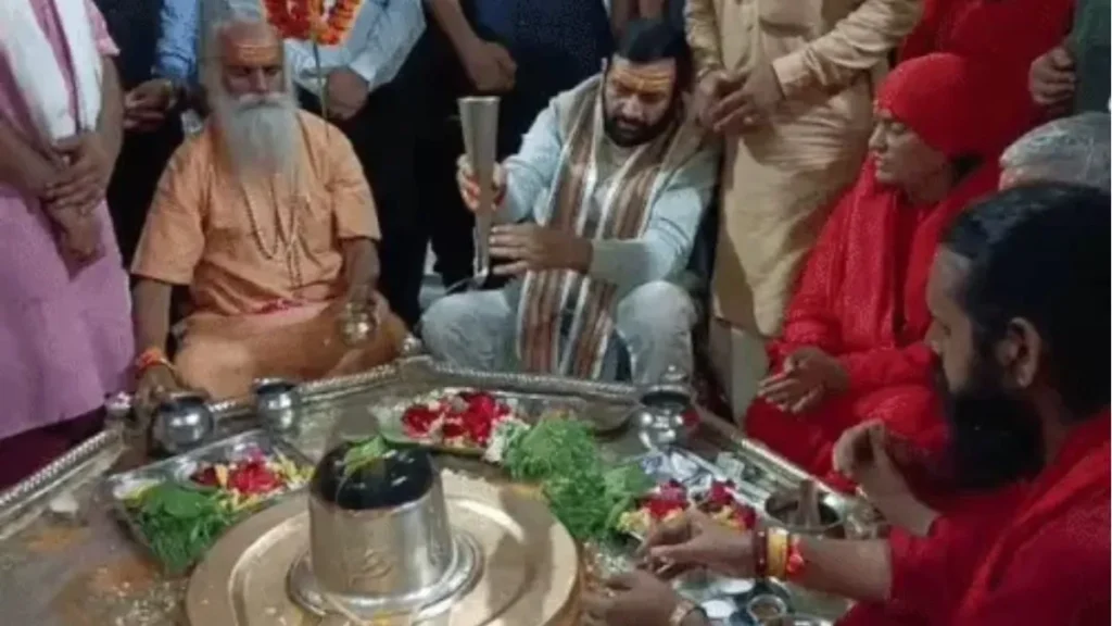 Kurukshetra News: कुरुक्षेत्र में सीएम नायब सैनी ने स्थाणु महादेव मंदिर में किया रुद्राभिषेक, कुरुक्षेत्र में निकालेंगे पहली तिरंगा यात्रा