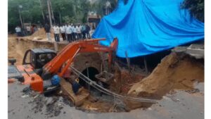 Ludhiana News: लुधियाना में अंडरग्राउंड वायरिंग से धंसी सड़क, नगर निगम ने जांच तेज की, कंपनी पर FIR की तैयारी