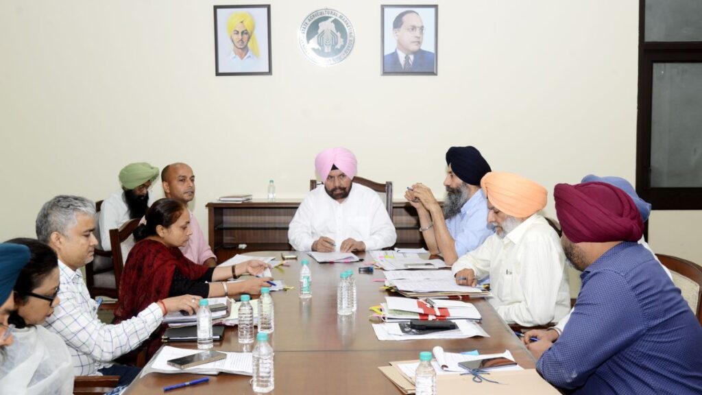 Mohali News: हरचंद सिंह बरसट ने मंडियों, लिंक सडकों सहित विभिन्न विकास कार्यों की प्रगति का लिया जायजा
