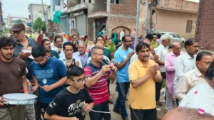 Narnaul Prabhat Pheri: नारनौल में 185वीं प्रभात फेरी से गूंजा 'राधे-राधे', श्याम मंदिर में उमड़ा श्रद्धालुओं का सैलाब