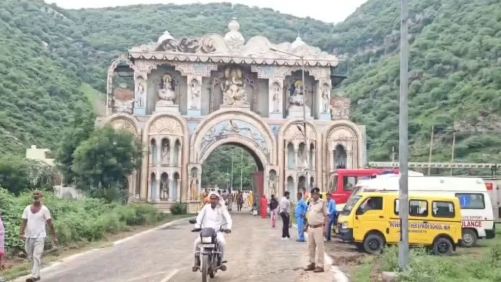 Nuh Brajmandal Yatra: नूंह में गूंजे बम-बम भोले के जयकारे, भारी सुरक्षा के बीच शुरू हुई ब्रजमंडल जलाभिषेक यात्रा