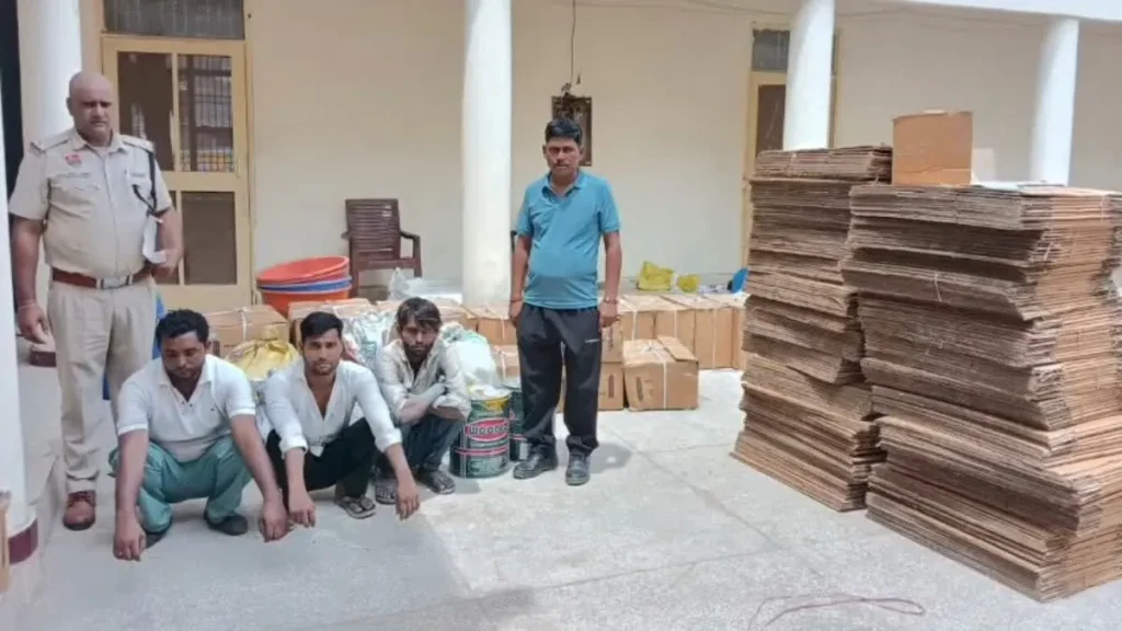 Nuh News: नूंह में बारूद से भरा टेम्पो जब्त, 72 किलो कोयला, पोटैशियम और मिक्स विस्फोटक के साथ 3 गिरफ्तार