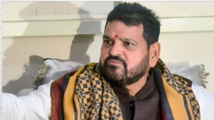 Political News: बृजभूषण को बरी करने पर महाराष्ट्र कांग्रेस ने सरकार को ‘गूंगी, बहरी और अंधी’ बताया