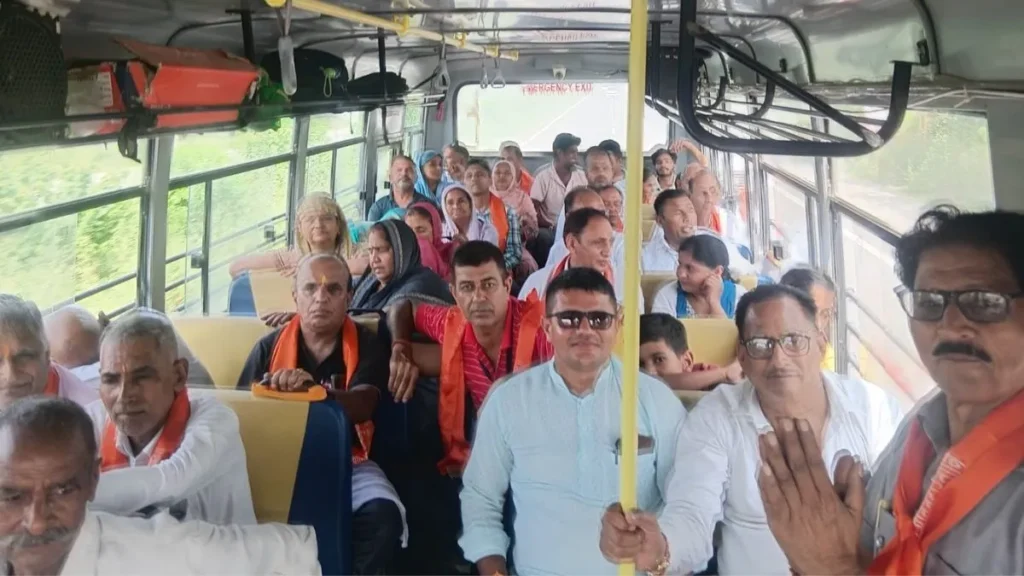 Yamunanagar News: अंधविश्वास के खिलाफ आर्य समाज का बड़ा हल्लाबोल, रोहतक महासम्मेलन के लिए प्रताप नगर से जत्था रवाना