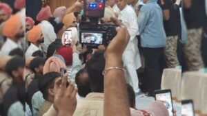 Punjab News: मलेरकोटला में कांग्रेस नेताओं के समर्थक भिड़े, नारेबाजी की, पूर्व MLA जस्सी को स्टेज पर चढ़ने से रोका