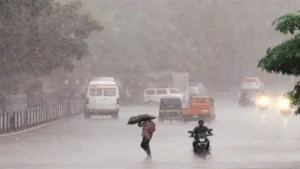 Punjab Weather Update: पंजाब में सुस्त पड़ा मानसून, पठानकोट की सड़कें जलमग्न, जानें आपके शहर में आज कैसा रहेगा मौसम