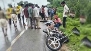 Rajasthan Road Accident: सिरोही में कांडला हाईवे पर ओवरटेक की वजह से बड़ा हादसा, 2 की मौत, बाड़ में जा गिरे तीन बाइक सवार
