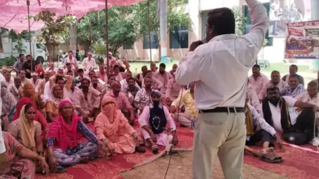 Rohtak News: रोहतक में नगर पालिका कर्मचारियों का फूटा गुस्सा, 2 सितंबर तक बढ़ी हड़ताल, 13 को कुरुक्षेत्र में महापंचायत
