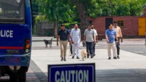 Shimla School Bomb Threat: शिमला में 2 स्कूलों को बम धमाके की धमकी, बच्चों को घर भेजा, बम निरोधक दस्ते ने की जांच