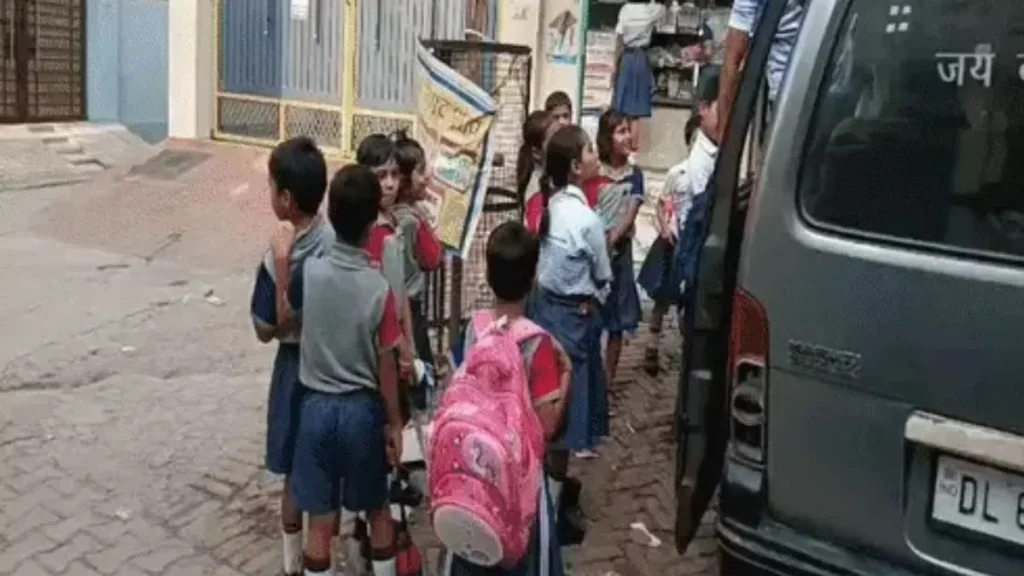 Sonipat News: 17 अगस्त की छुट्टी के बावजूद खुले सोनीपत के निजी स्कूल, DC के आदेश दरकिनार