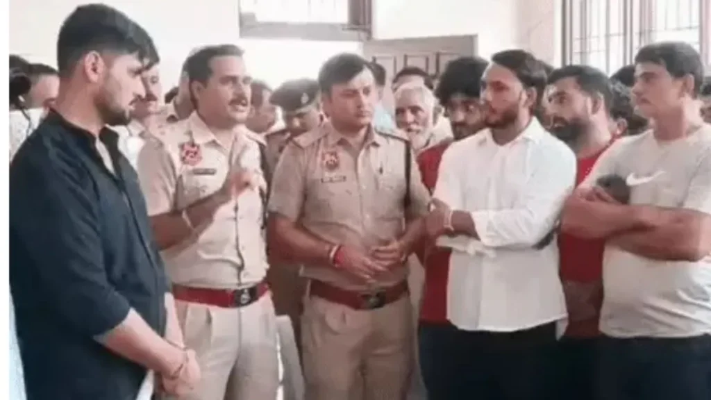 Sonipat News: नरेंद्र खत्री हत्याकांड में बढ़ा जनाक्रोश, मुख्य आरोपी पर 1 लाख का इनाम घोषित