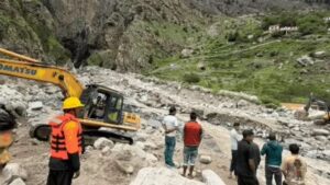 Uttarakhand Weather: उत्तराखंड में बारिश का दौर , सभी जिलों में बारिश का अलर्ट, 79 सड़कें बंद