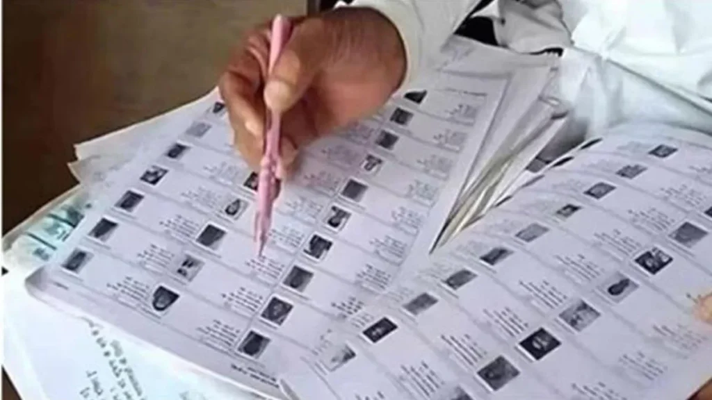 Voter List Revision: हरियाणा में मतदाता सूची संशोधन तेज, एसडीएम ने दिए SIR नोटिसों के निपटारे के सख्त निर्देश, 30 अगस्त तक का मौका