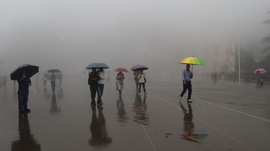 Himachal Weather: हिमाचल में मानसून फिर तेज, मंडी-चंबा-कांगड़ा में बारिश का खतरा, नदी-नालों से दूर रहने की अपील