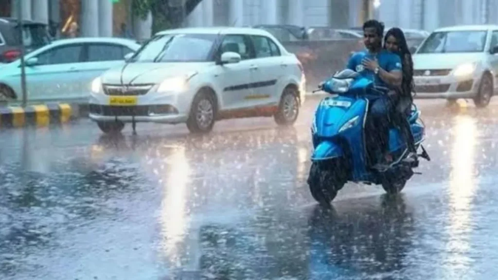 Haryana Weather: हरियाणा में फिर लौटा मानसून, 2 जिलों में भारी बारिश का यलो अलर्ट जारी