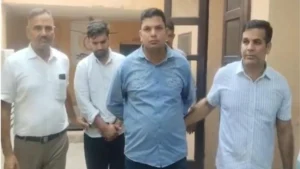 Panipat News: हड़ताल के बीच 'चुपके से काम' का झांसा, पानीपत में 20 हजार की रिश्वत लेते पटवारी और सहायक गिरफ्तार