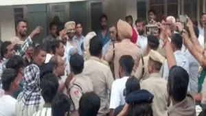 Ambale Building Collapse Update: 2 शवों को लेकर धरने पर बैठे परिजन, जग्गी और राणा की गिरफ्तारी तक शव उठाने से इनकार