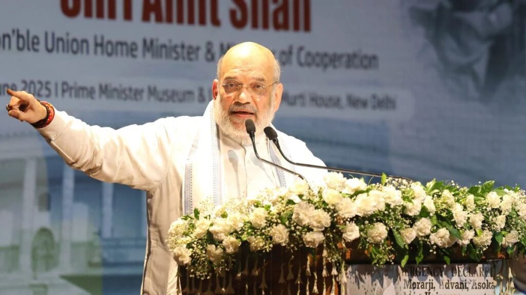 केंद्रीय गृह मंत्री अमित शाह ने सोमवार को कहा कि भारतीय भाषाओं को बढ़ावा देने के लिए सभी राजनीतिक मतभेदों को भुला देना चाहिए।