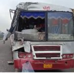 Amritsar Accident News : दबुर्जी फ्लाईओवर पर ट्रक और पंजाब रोडवेज बस में भिड़ंत, बाल-बाल बचे यात्री