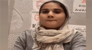 Amritsar Viral Video Controversy : अमृतसर में संगत पर आपत्तिजनक टिप्प्णी करने पर युवती को पीटा, वीडियो वायरल