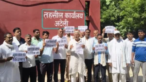 Ateli Mandi : नकल फार्म फीस वृद्धि के विरोध में अटेली तहसील कार्यालय पर बसपा का प्रदर्शन, मुख्यमंत्री के नाम सौंपा ज्ञापन