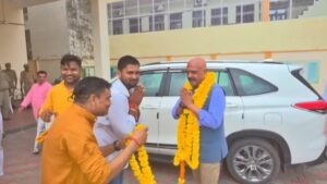 Ayodhya Ram Mandir: श्री राम जन्मभूमि तीर्थ क्षेत्र ट्रस्ट के पहले सीईओ जितेंद्र मिश्रा अयोध्या पहुंचे