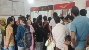 Bahadurgarh News: आधार अपडेट कराने में छूट रहे पसीने, बहादुरगढ़ डाकघर में सुबह से लग रही लंबी कतारें