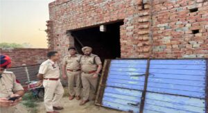 Bathinda Police Search Operation : ड्रग हॉटस्पॉट बने बठिंडा के गांव घुम्मण में 100 जवानों ने चलाया सर्च ऑपरेशन