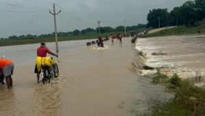 Bihar Flood Update: पटना में खतरे के निशान से 2 फीट ऊपर बह रही गंगा, काशी में परिवारों ने छोड़े घर, 13 जिले बाढ़ की चपेट में