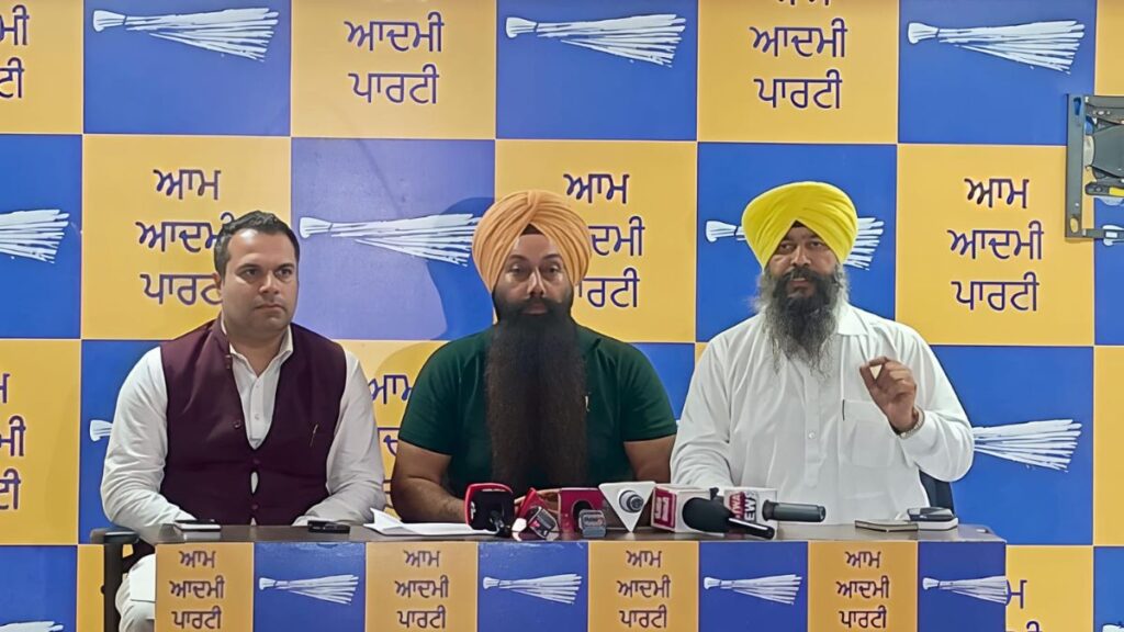 Chandigarh News: आप नेताओं का भाजपा पर हमला, बोले- नशा और शराब माफिया को संरक्षण दे रही भाजपा