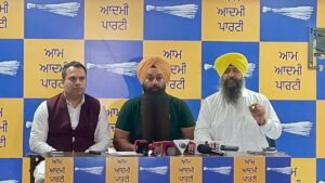 Chandigarh News: आप नेताओं का भाजपा पर हमला, बोले- नशा और शराब माफिया को संरक्षण दे रही भाजपा