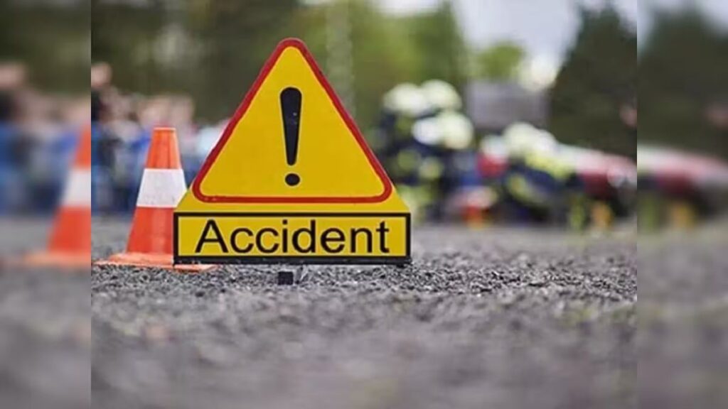 Chandigarh News: चंडीगढ़ में सड़क हादसे में बुजुर्ग की मौत, कार ने पहले बाइक फिर साइकिल को मारी टक्कर, SI की पत्नी चला रही थी गाड़ी