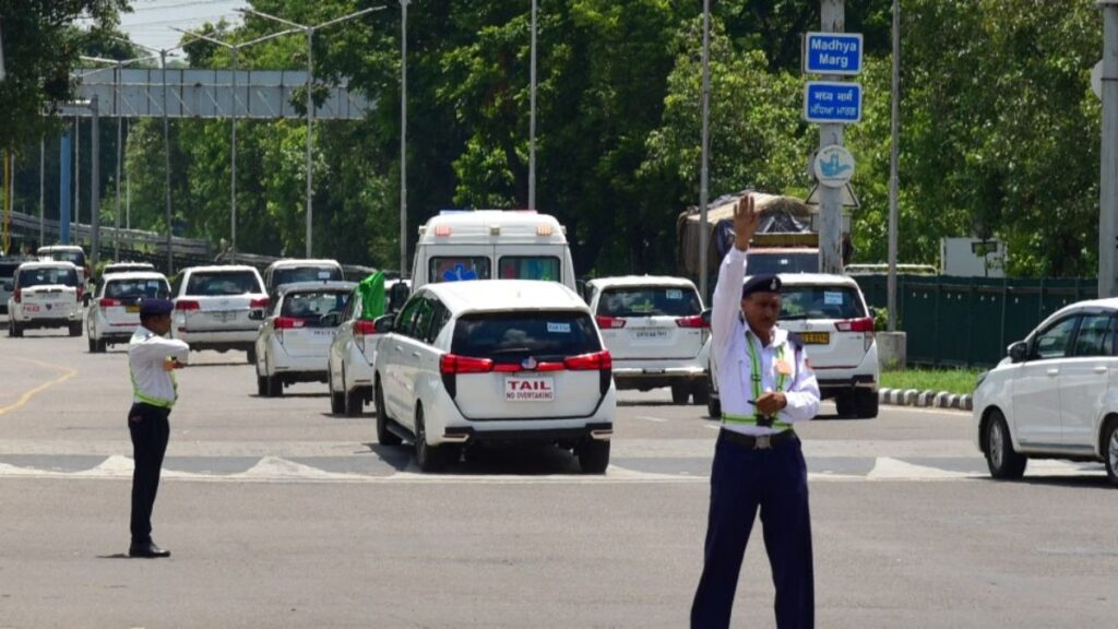Chandigarh Traffic: चंडीगढ़ में 4 सितंबर को रूट डायवर्ट, उपराष्ट्रपति दौरा और जन्माष्टमी , इन रास्तों पर ट्रैफिक रहेगा नियंत्रित