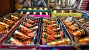 Chandigarh firecracker stalls: चंडीगढ़ में ग्रीन पटाखों की बिक्री के लिए आज निकलेगा ड्रॉ, 96 स्टॉल पर 4,100 आवेदन