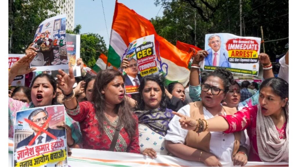 ज्ञानेश कुमार के इस्तीफे की मांग पर कांग्रेस का देशभर में प्रदर्शन; देहरादून में बैरिकेड्स पर चढ़े कार्यकर्ता, पटना में चले वाटर कैनन