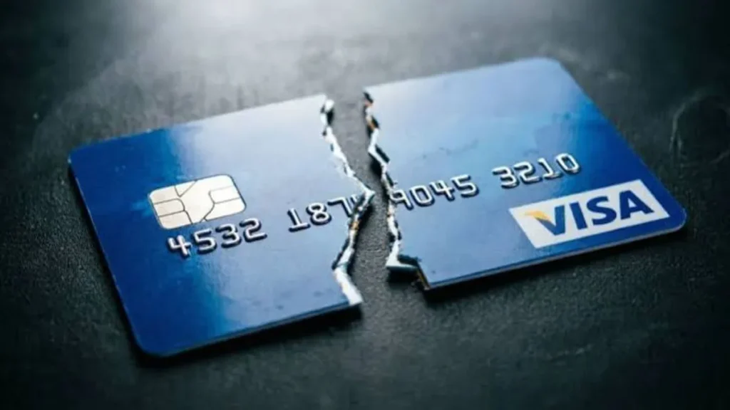 Damaged Credit Card Replacement: खराब क्रेडिट कार्ड को कैसे बदलें? जानिए रिप्लेसमेंट की सही प्रक्रिया और जरूरी बातें