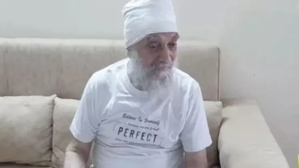 Faridabad Old Age Pension: फरीदाबाद में 80 साल के सुरजन सिंह कागजों में घोषित हुए 'मृत', जिंदा साबित करने को भटक रहे बुजुर्ग