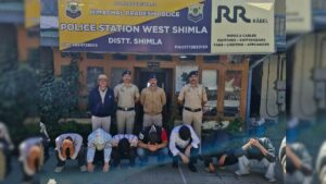 हिमाचल यूनिवर्सिटी में बढ़ा छात्र विवाद, दराट लेकर पहुंचे 2 छात्र समेत 9 छात्र गिरफ्तार; लॉ डिपार्टमेंट के बाहर भी मारपीट