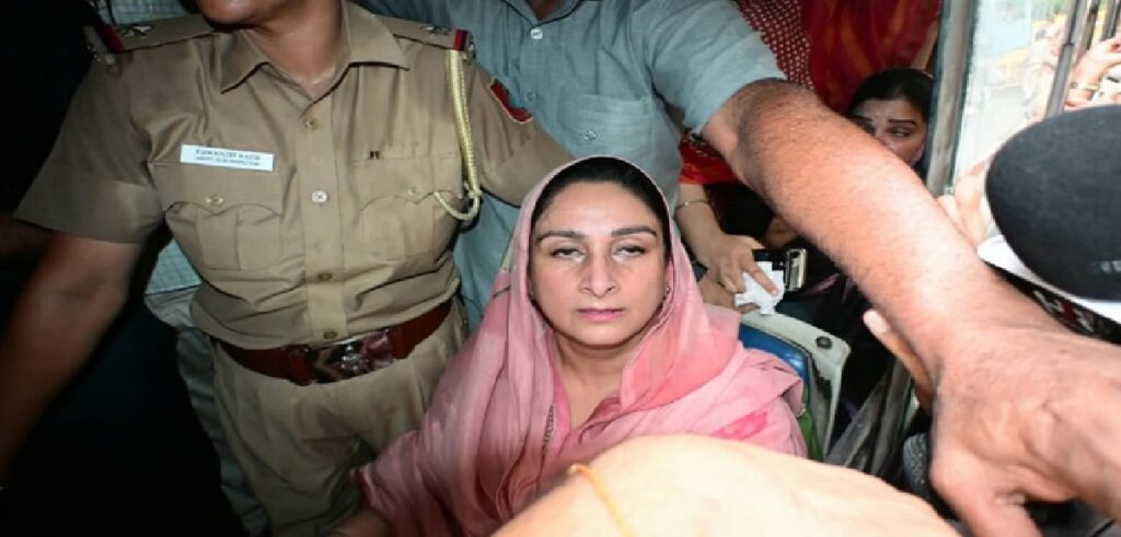Harsimrat Kaur Badal detained : सीएम आवास का घेराव करने जा रही हरसिमरत कौर बादल को पुलिस ने हिरासत में लिया