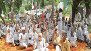 Haryana Farmers Protest: भिवानी में सूखे की मार से त्रस्त किसानों का डीसी दफ्तर पर प्रदर्शन, 50 हजार मुआवजे की उठी मांग