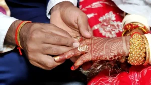 Haryana News: लव मैरिज की तो नहीं रहने देंगे गांव में! हरियाणा के इस गांव में पंचायत ने लिया कड़ा फैसला