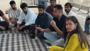 Haryana Sanitation Workers Strike: सफाई कर्मचारियों का अनोखा प्रदर्शन, झज्जर में सीजेपी ने दी सोशल मीडिया ट्रेनिंग