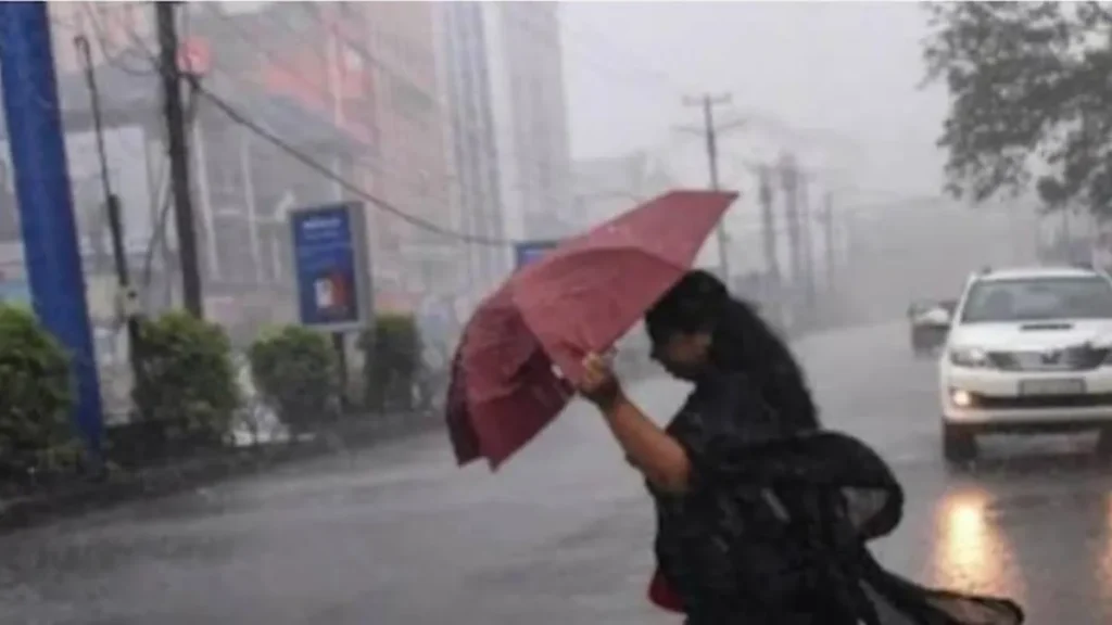 Haryana Weather: हरियाणा में फिर लौटेगा मानसून, 2 सितंबर से भारी बारिश का यलो अलर्ट, जानें अपने जिले का हाल