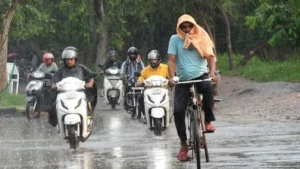 Haryana Weather: हरियाणा के 17 जिलों में भारी बारिश का अलर्ट, जानें आपके शहर का हाल